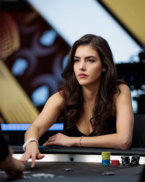 Alexandra Botez  (Александра Ботез) - Девушки и покер